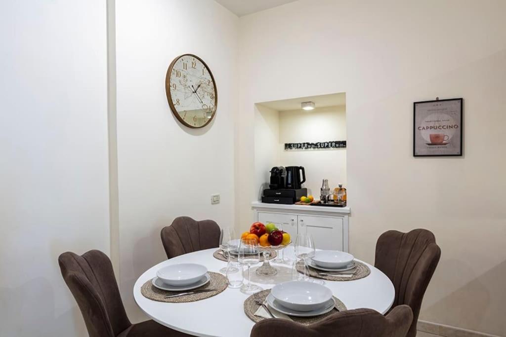 Life Is Colosseo Apartment Rom