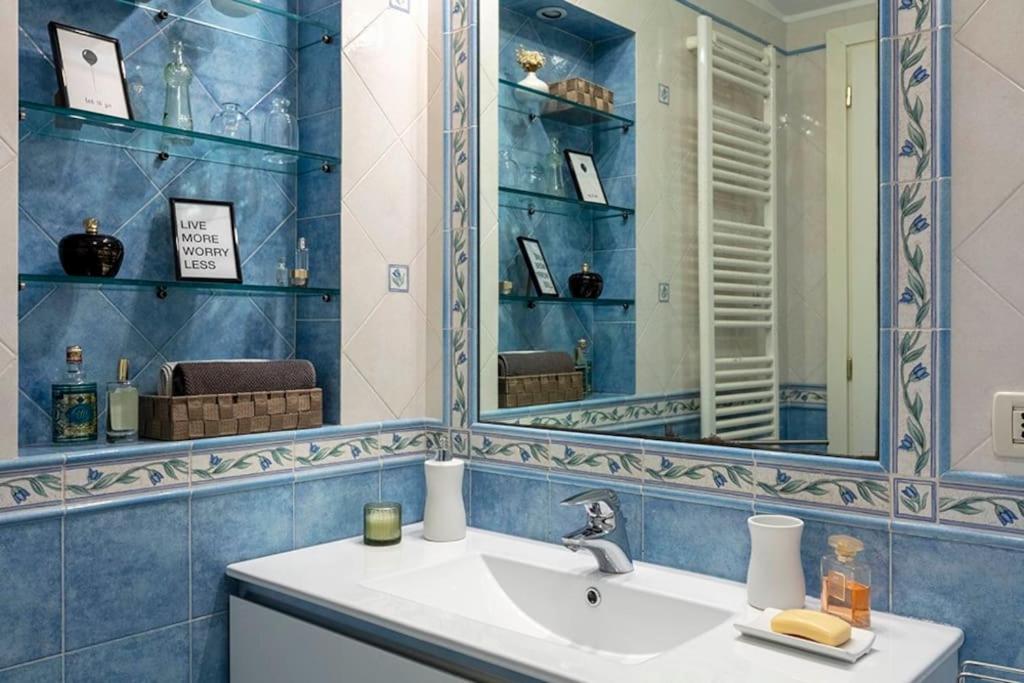 Life Is Colosseo Apartment Rom